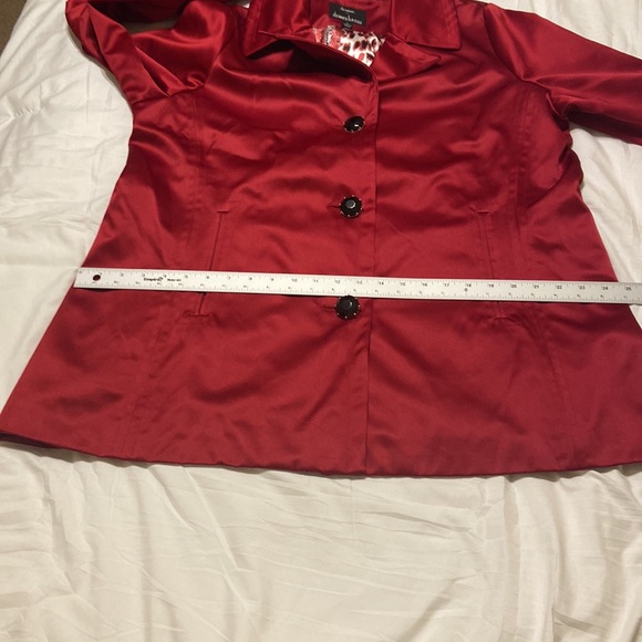 Dennis by Dennis Basso Women’s Red Spring Coat Size Large Festive color, EUC. - Picture 16 of 17